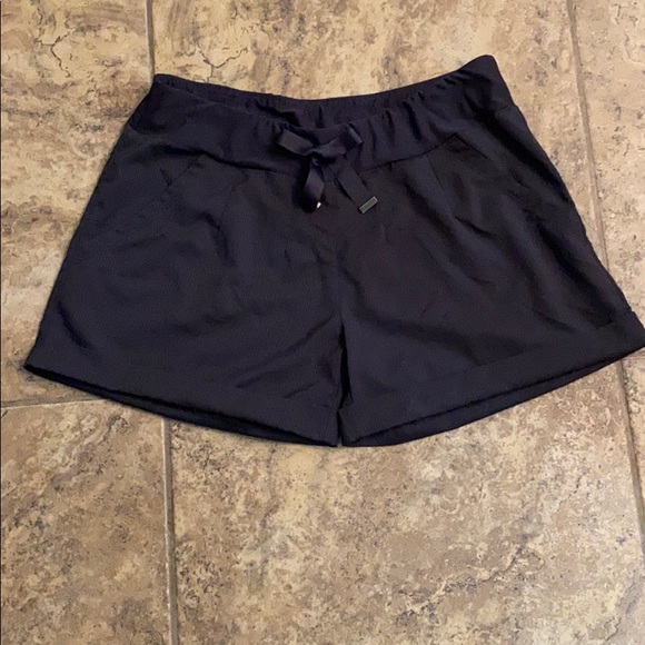 Pants - Black light weight shorts